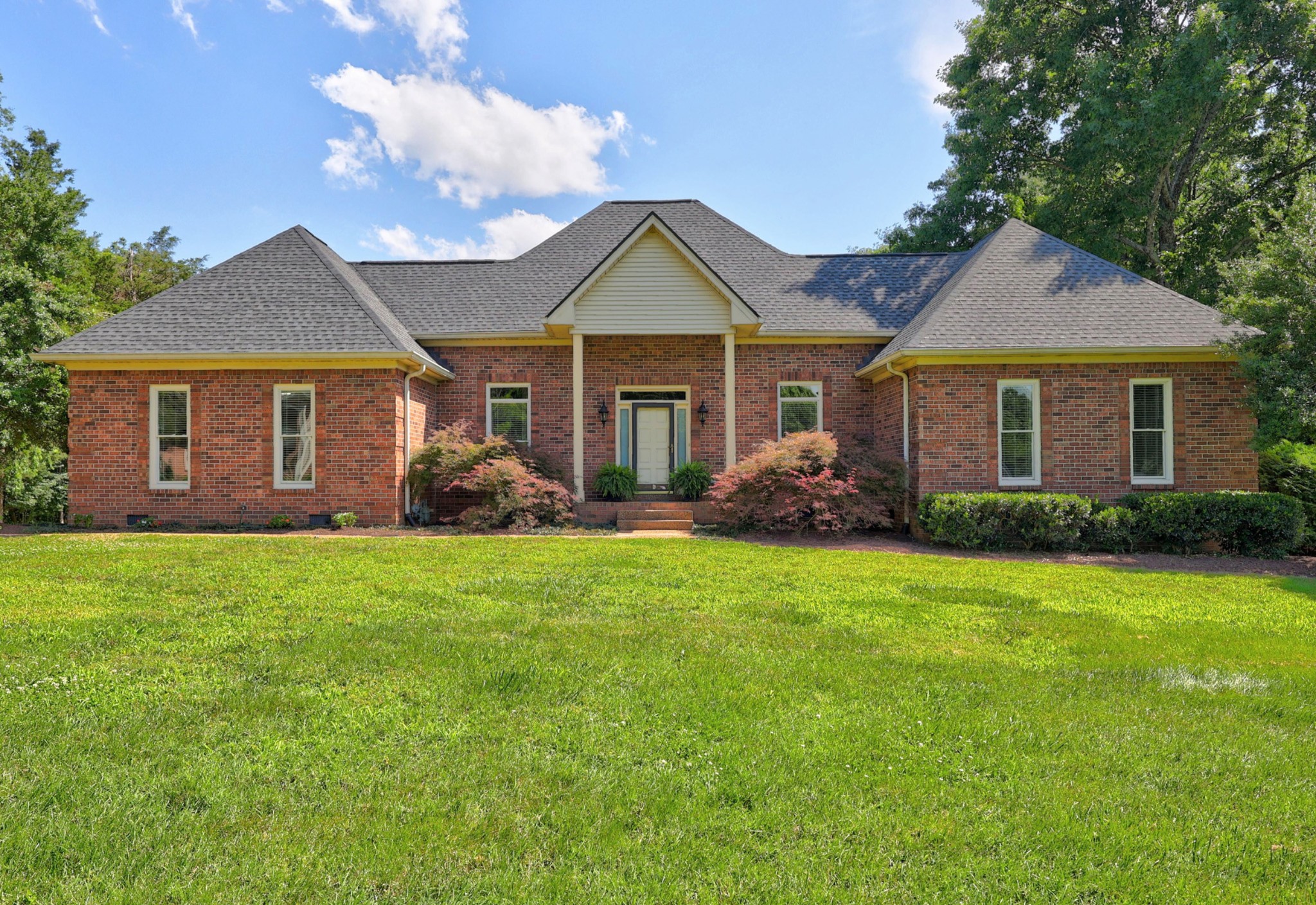 1135 Stirlingshire Dr, Hendersonville, TN 37075