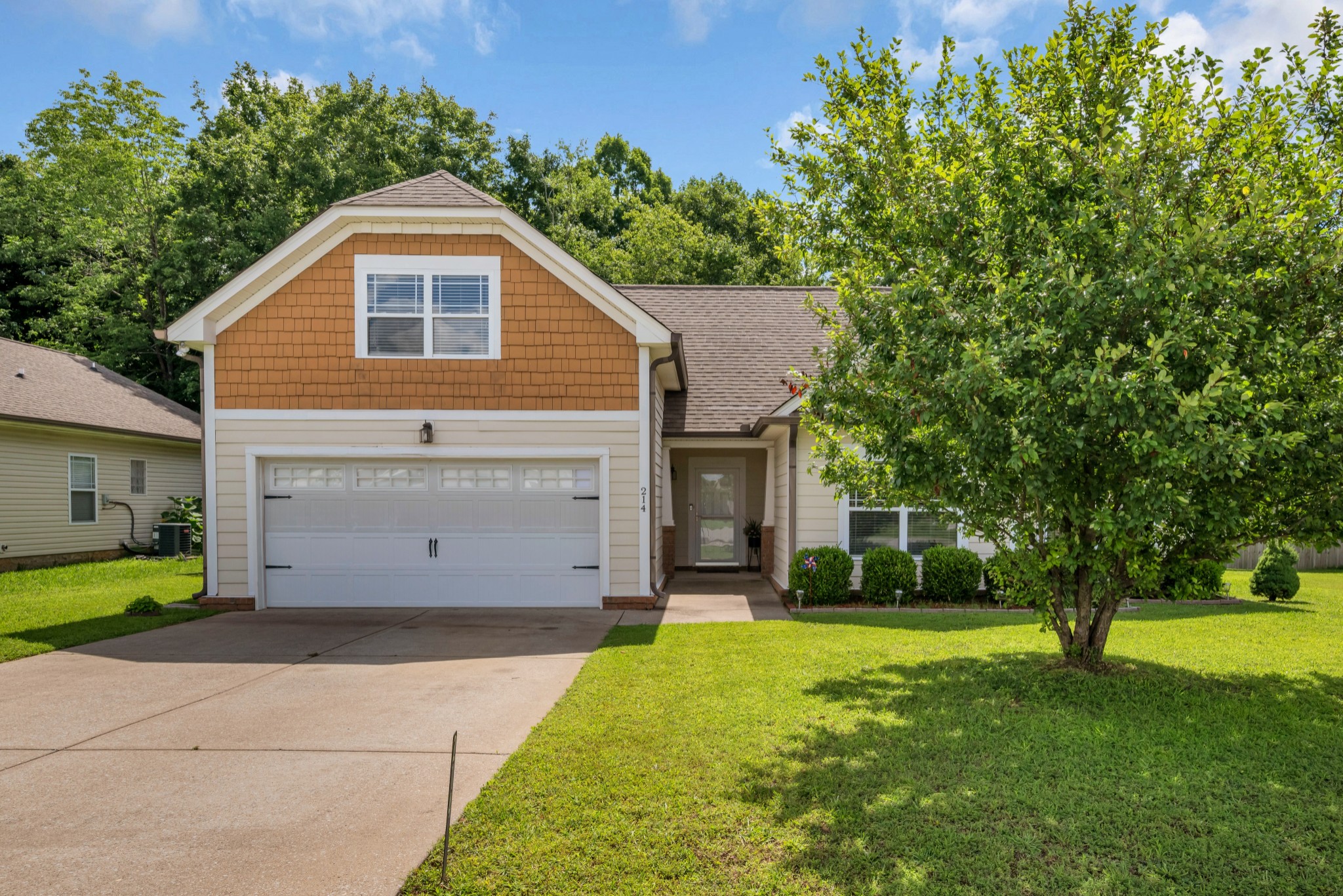 214 Wyburn Pl, Burns, TN 37029