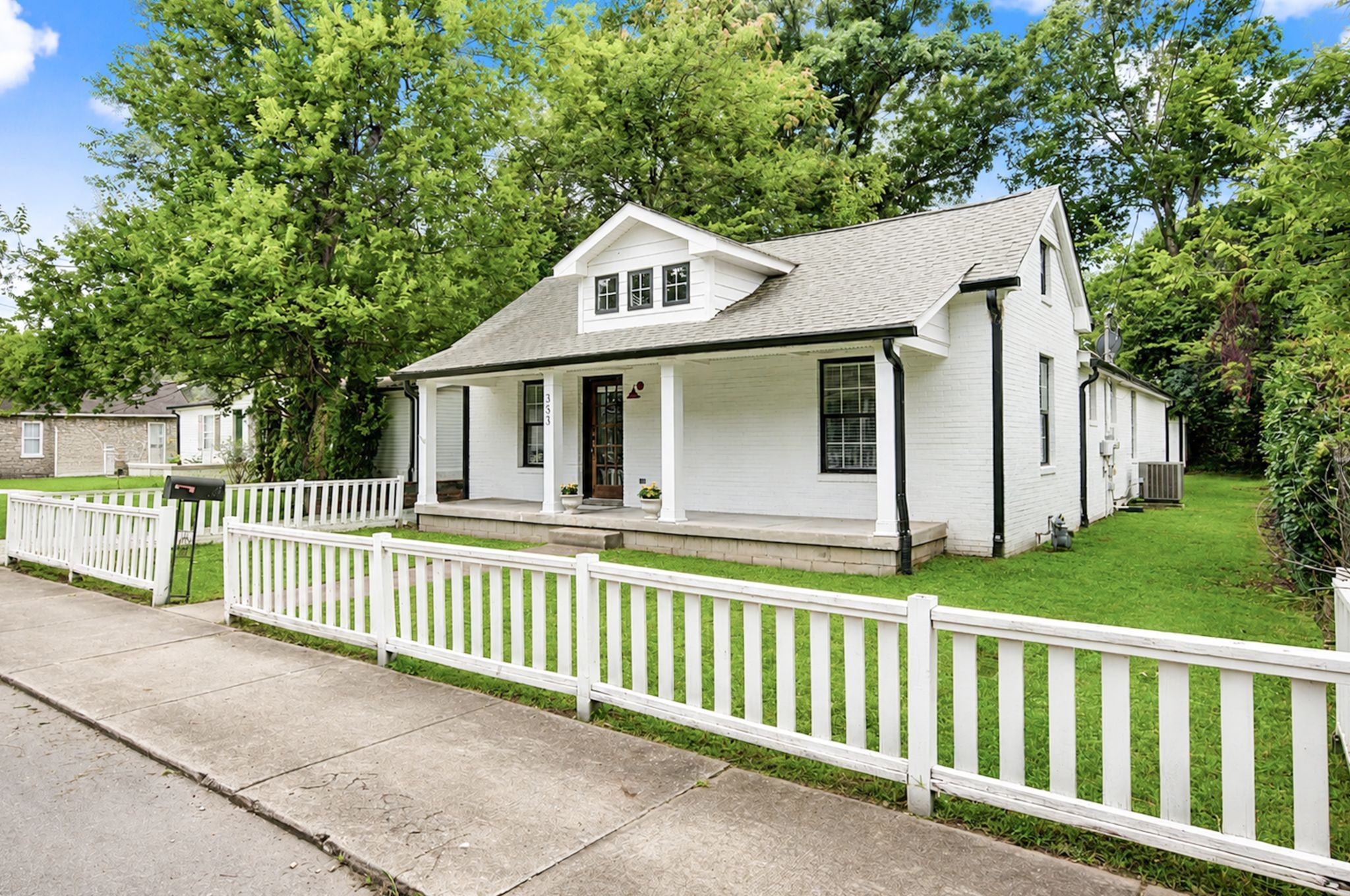 353 9th Ave N, Franklin, TN 37064