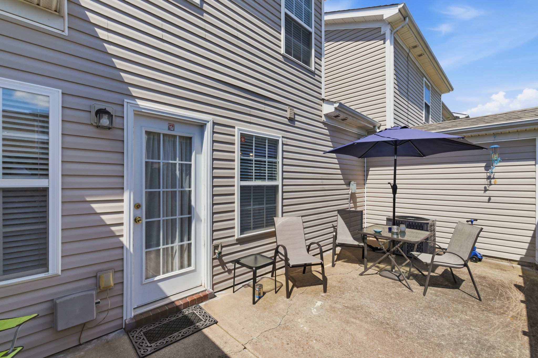 4053 George Buchanan Dr, La Vergne, TN 37086