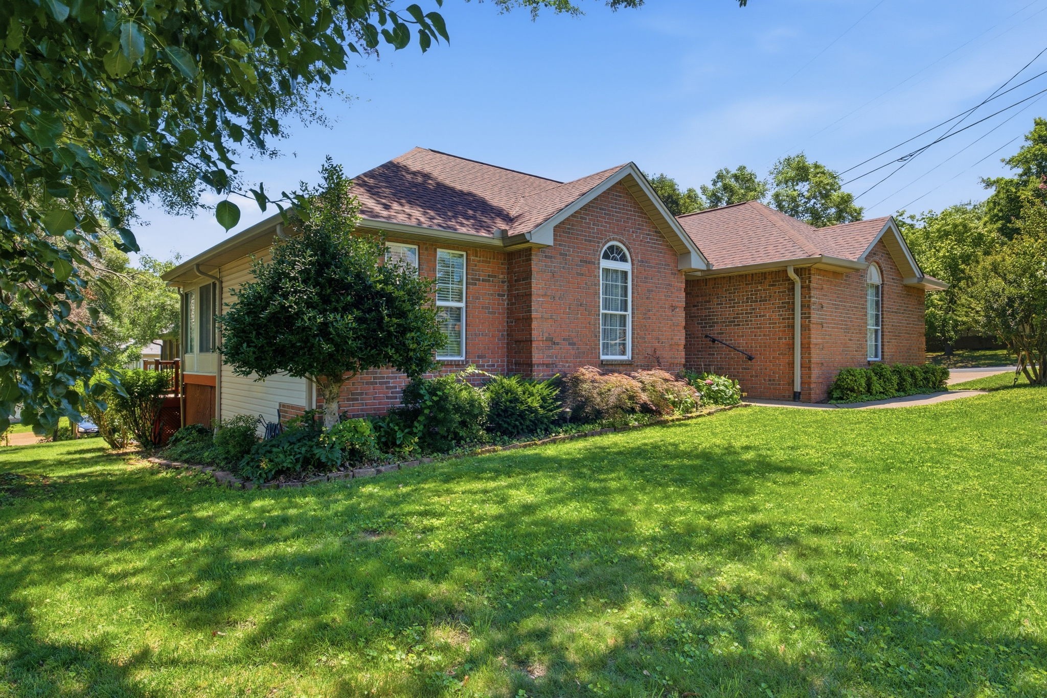 1629 Roundhill Dr, Nashville, TN 37211