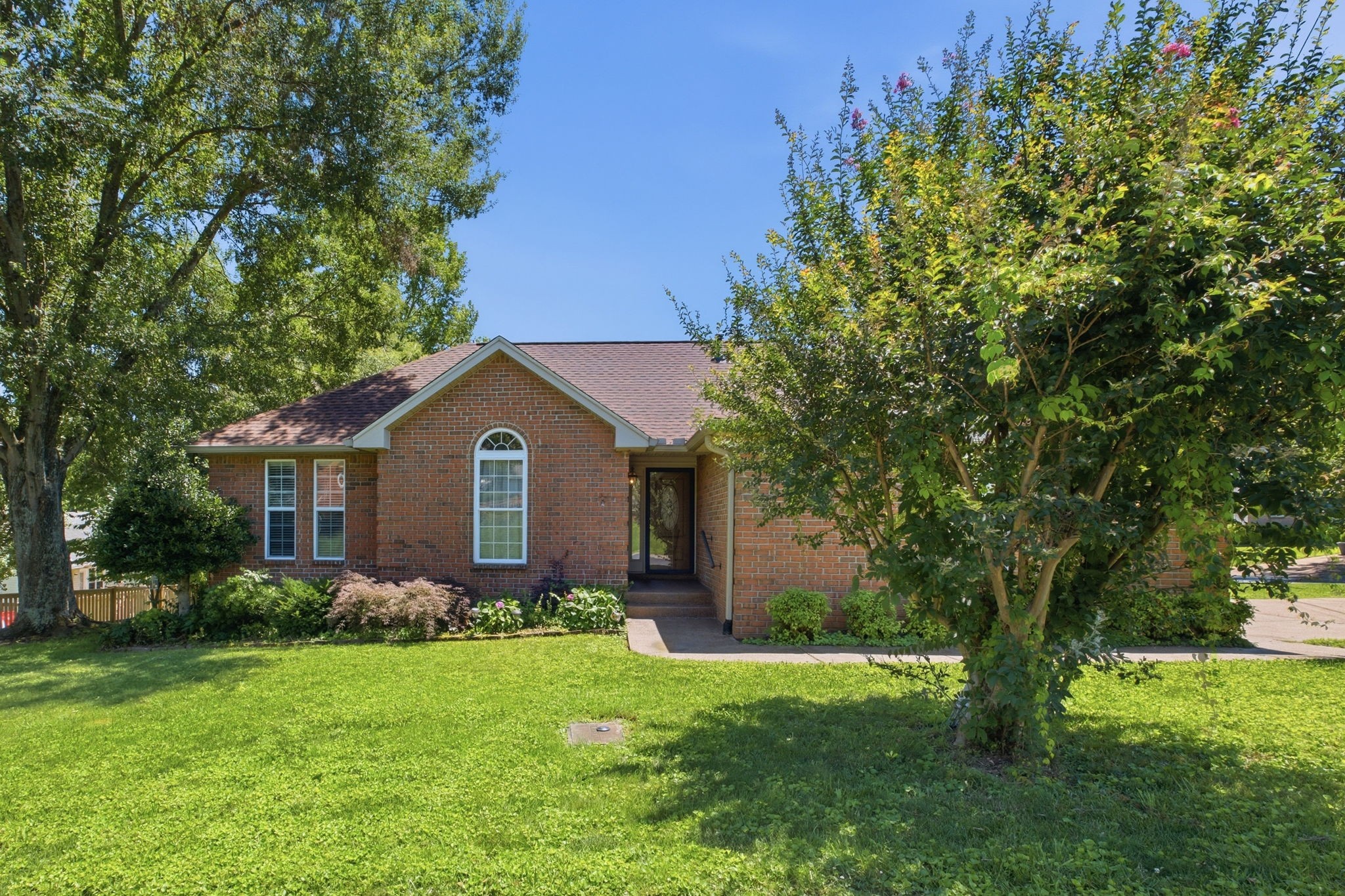 1629 Roundhill Dr, Nashville, TN 37211