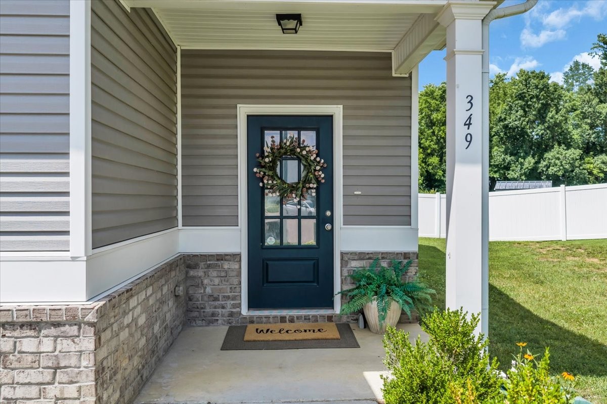349 Geneva Ln, Columbia, TN 38401
