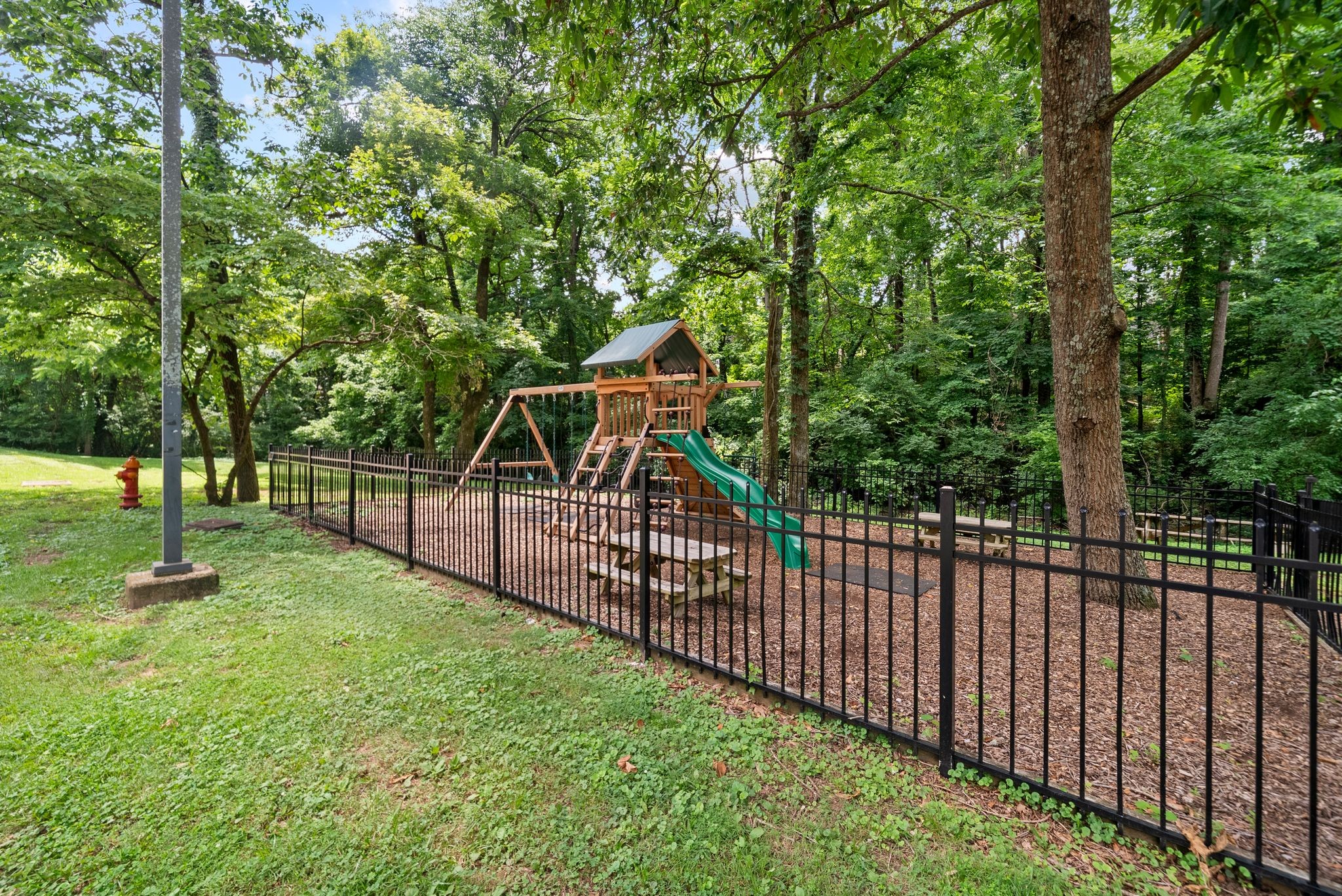 1009 Elmshade Ln, Nashville, TN 37211