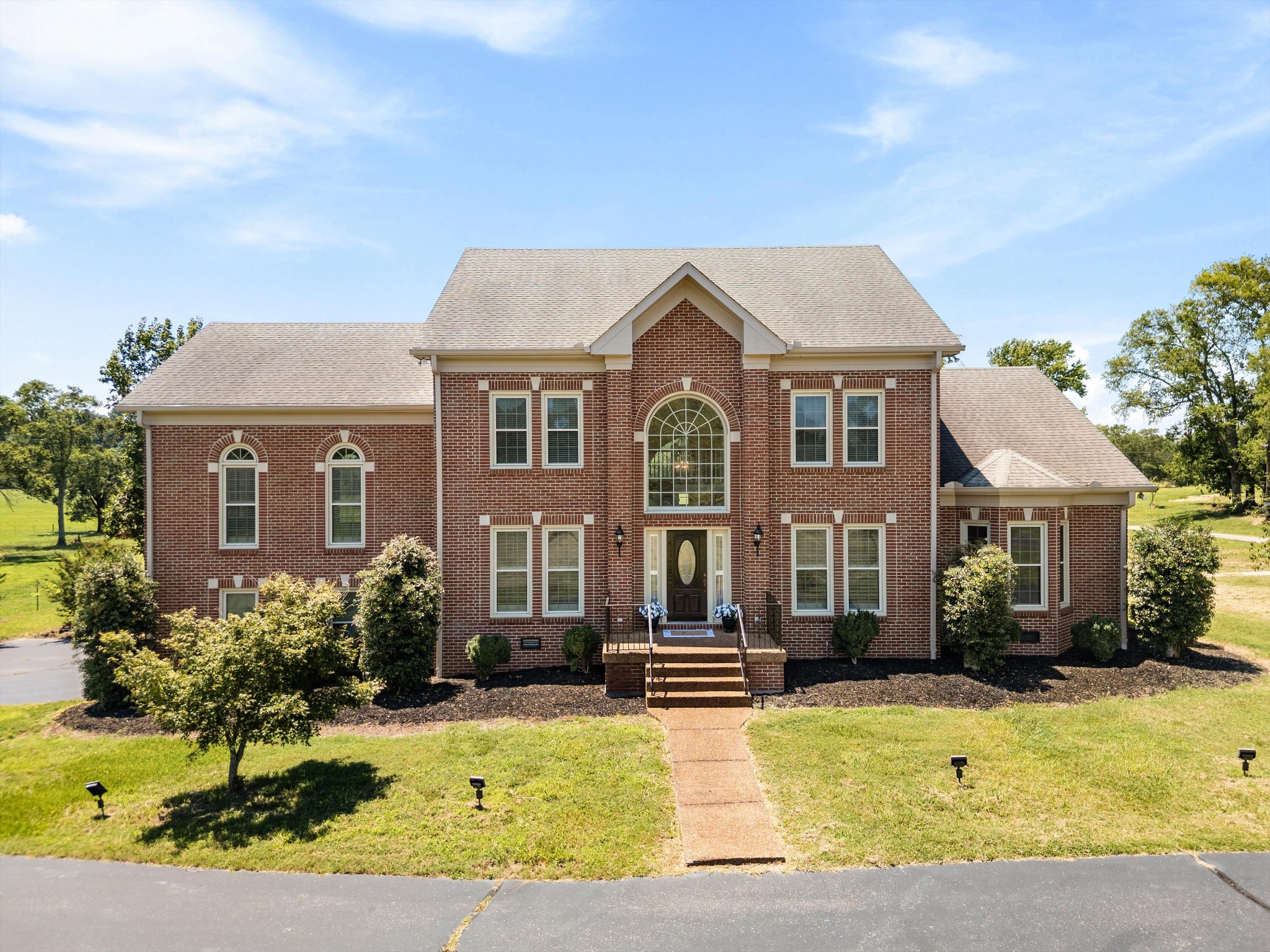 2132 Neelys Bend Rd, Madison, TN 37115