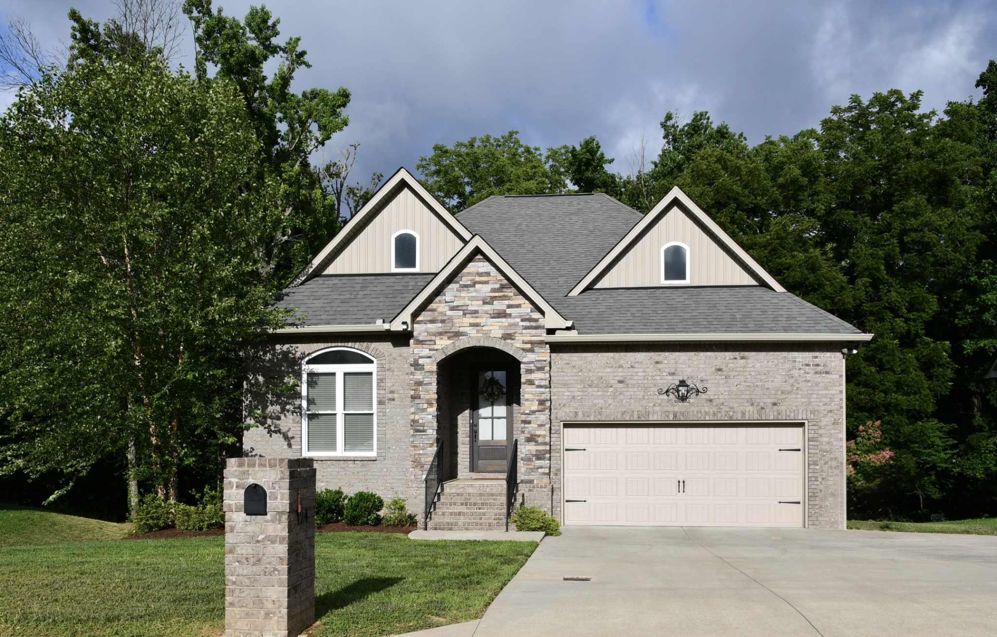 124 Grayson Ln, White House, TN 37188