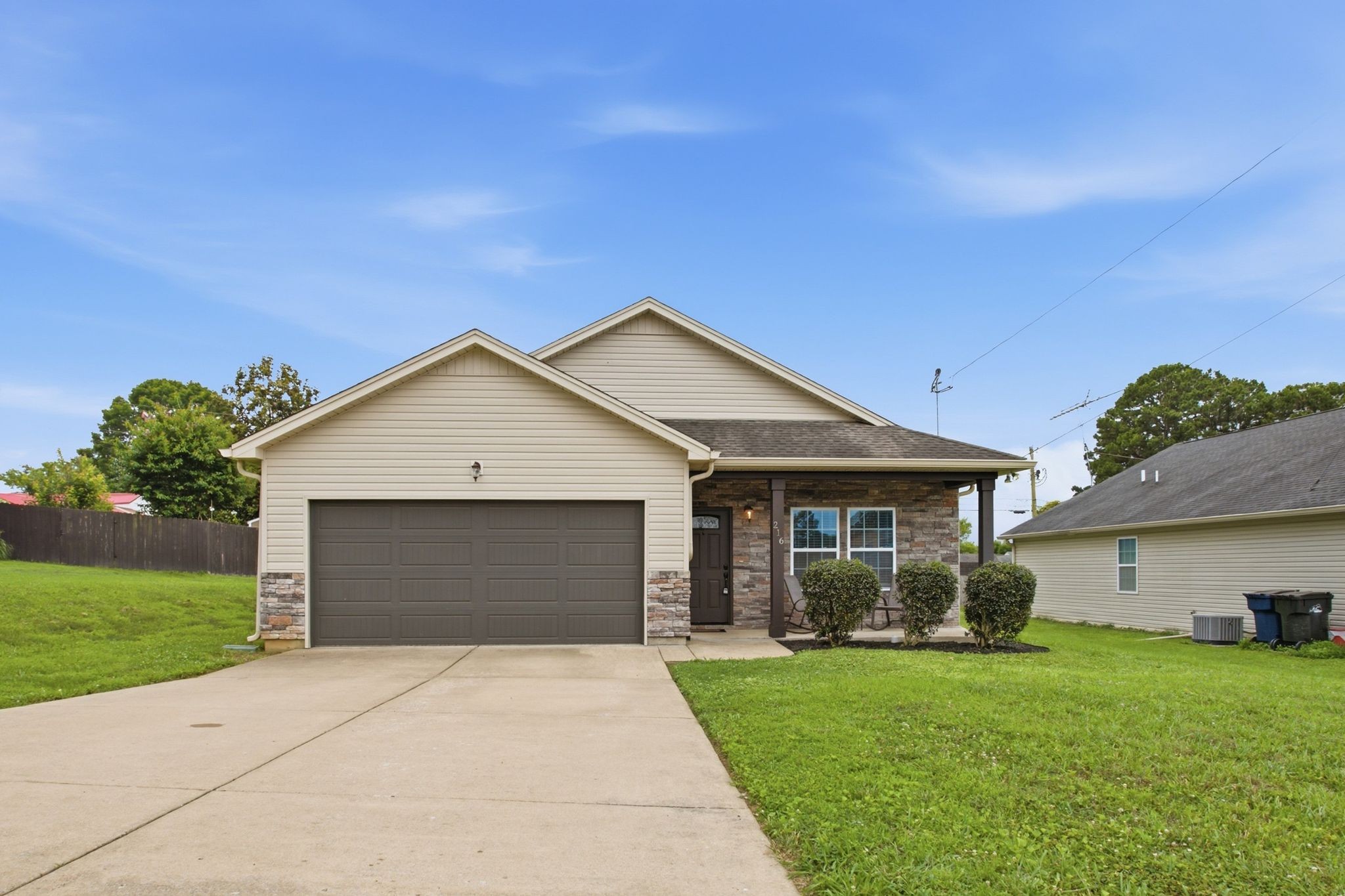 216 Woodsong Ln, Columbia, TN 38401