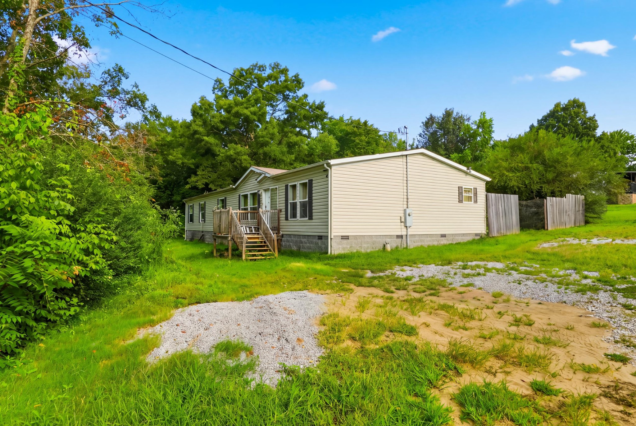 359 Stage Rd, Charlotte, TN 37036