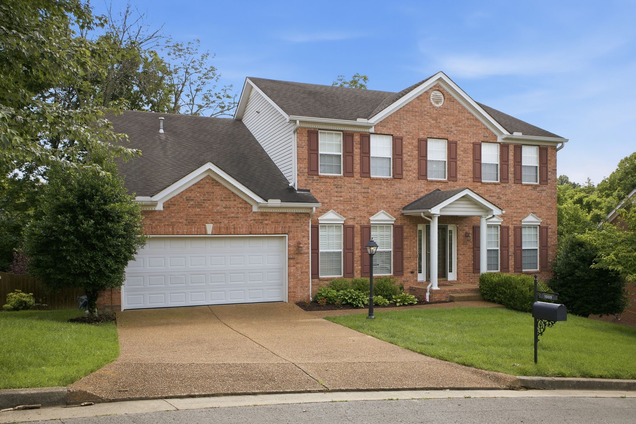 1009 Heathfield Cir, Brentwood, TN 37027