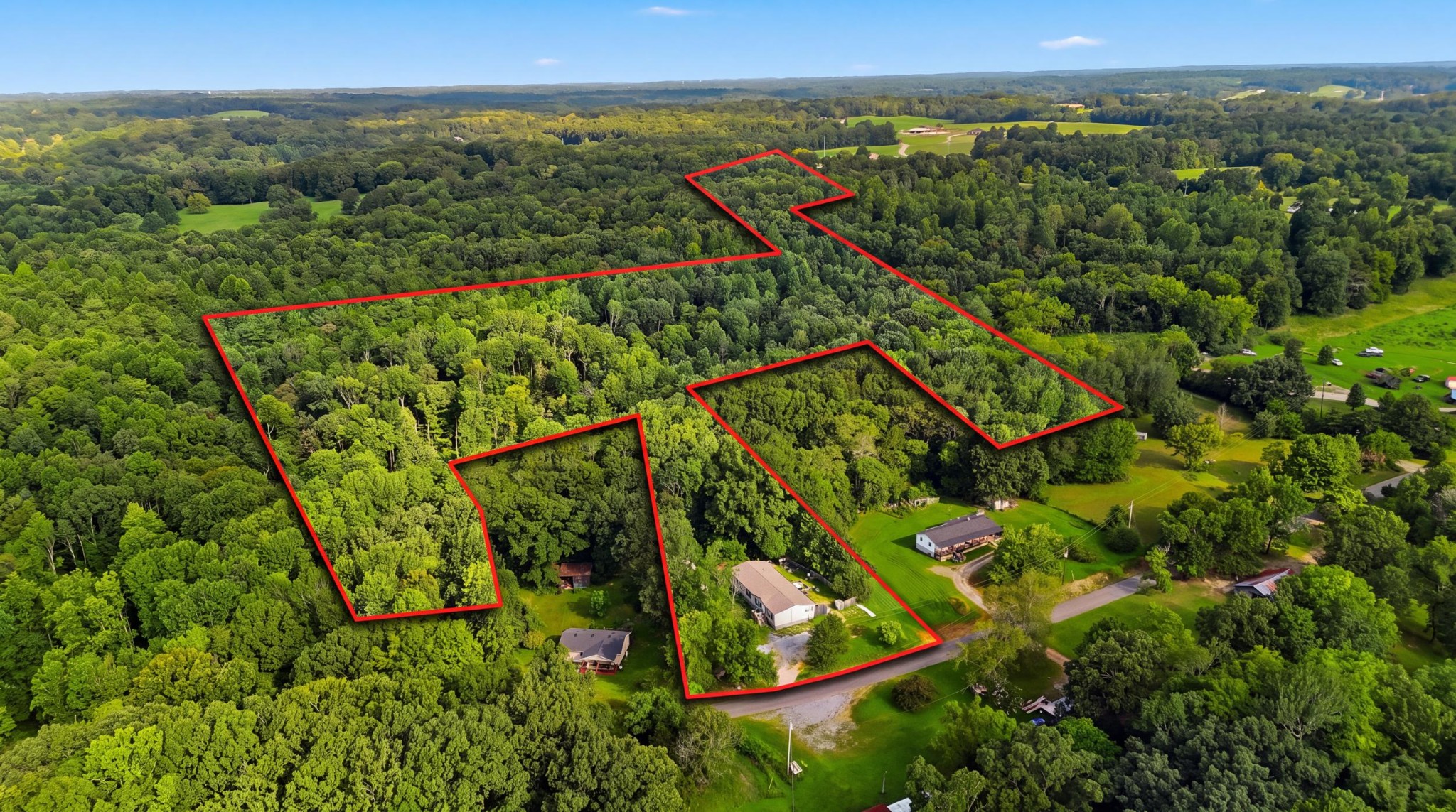 359 Stage Rd, Charlotte, TN 37036