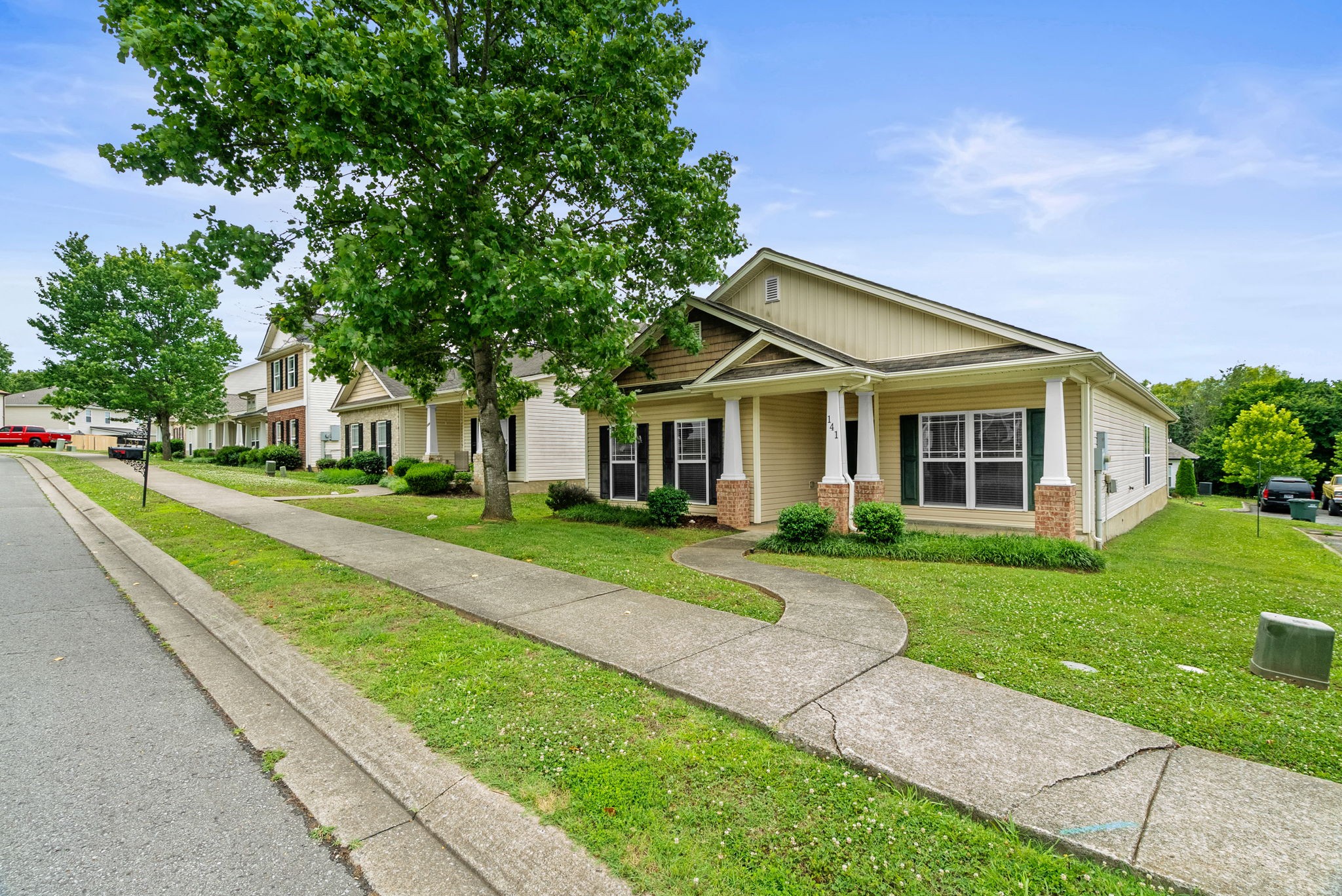 141 Dimaggio Dr, Springfield, TN 37172