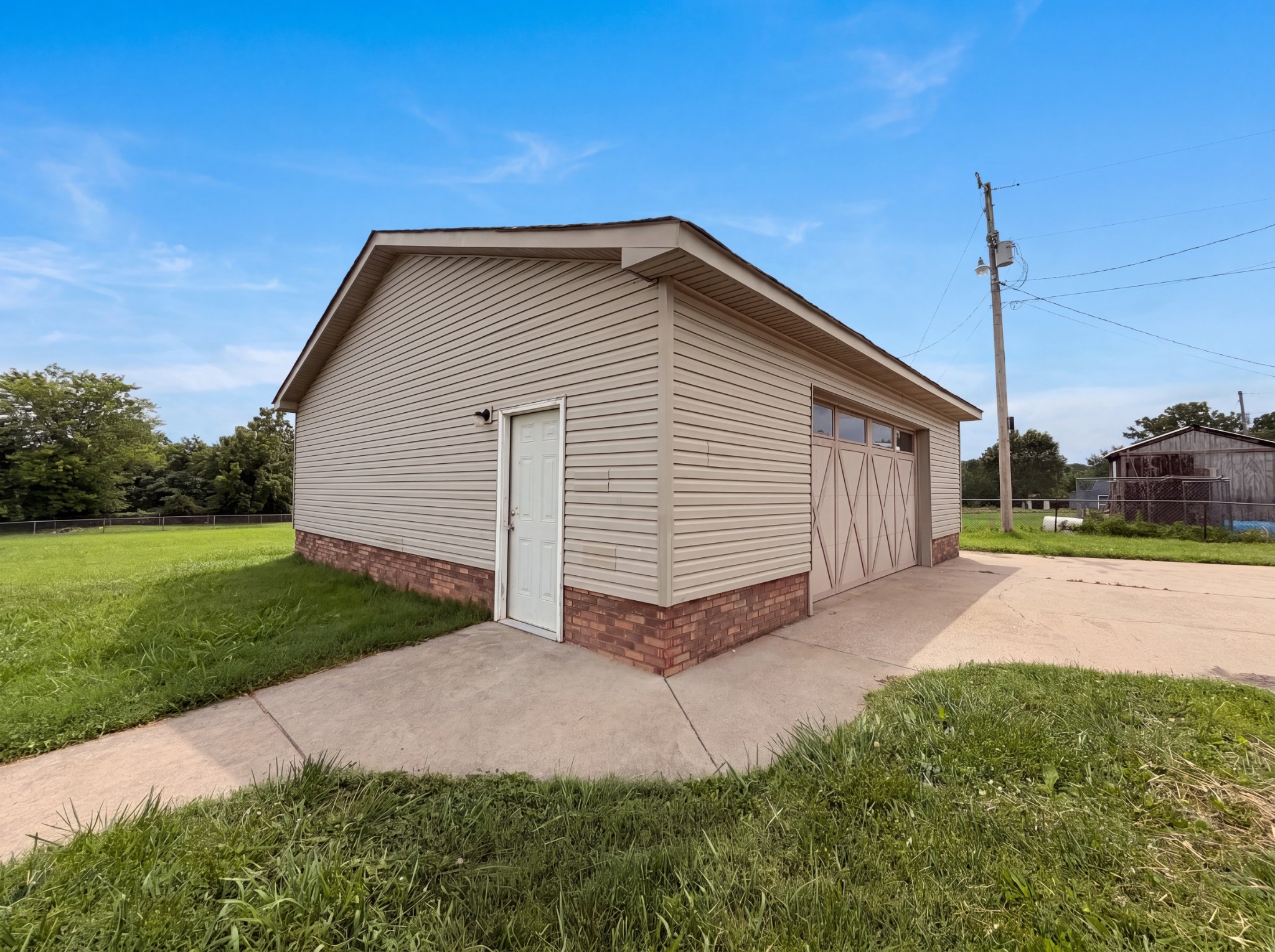 4523 Atkins Rd, Cedar Hill, TN 37032