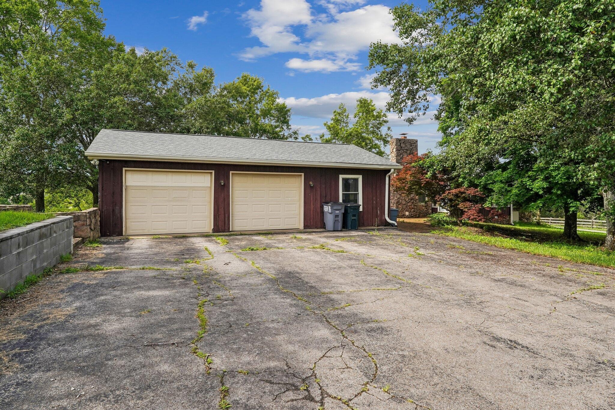 2351 Long Hollow Pike, Hendersonville, TN 37075