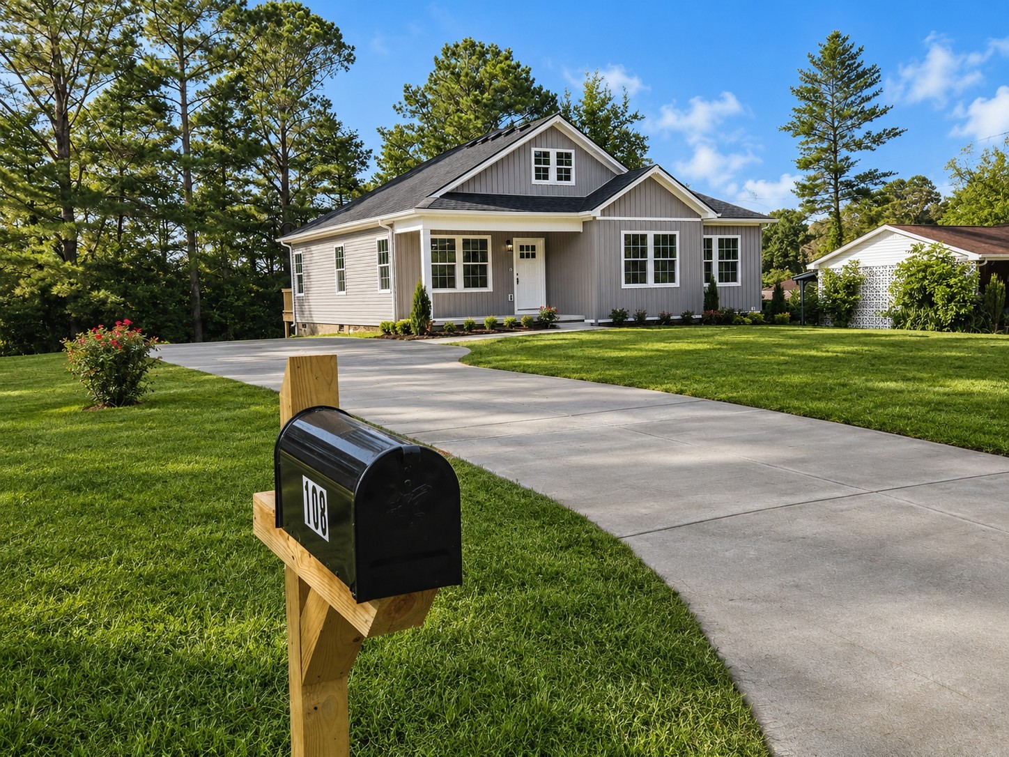 108 Phillips Rd, Charlotte, TN 37036