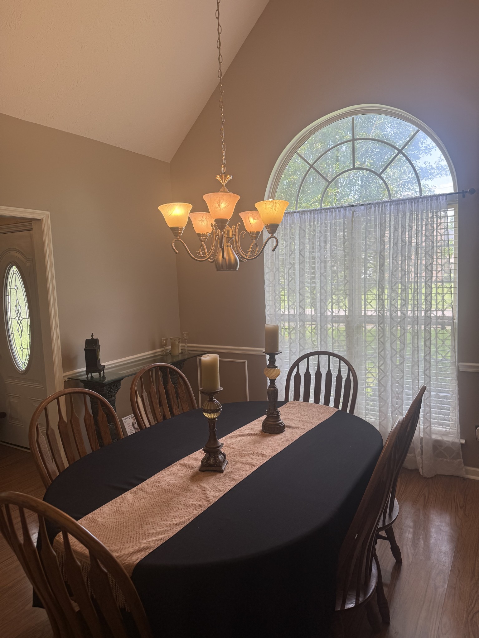 8018 Burntwood Dr, La Vergne, TN 37086