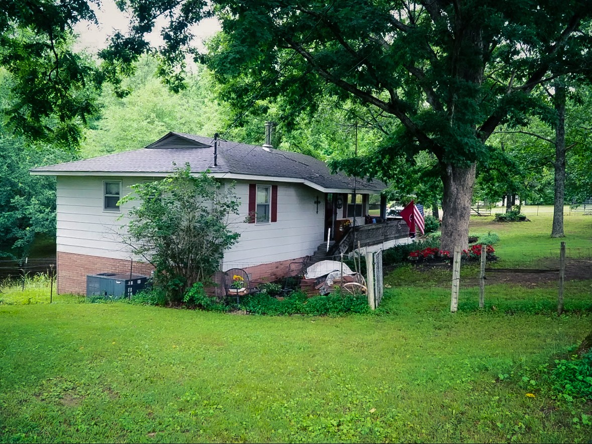 7447 Greer Rd N, Goodlettsville, TN 37072