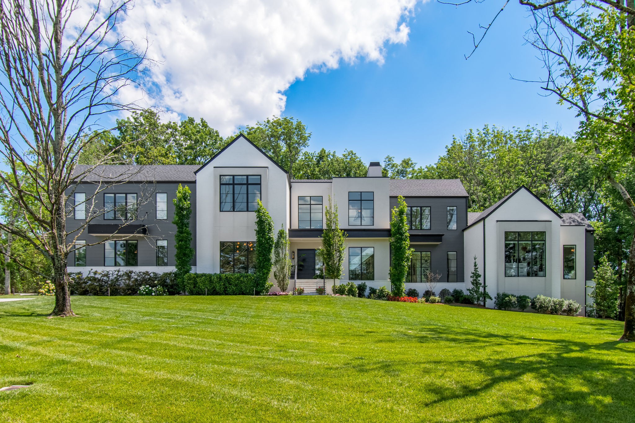 1405 Burton Valley Rd, Nashville, TN 37215