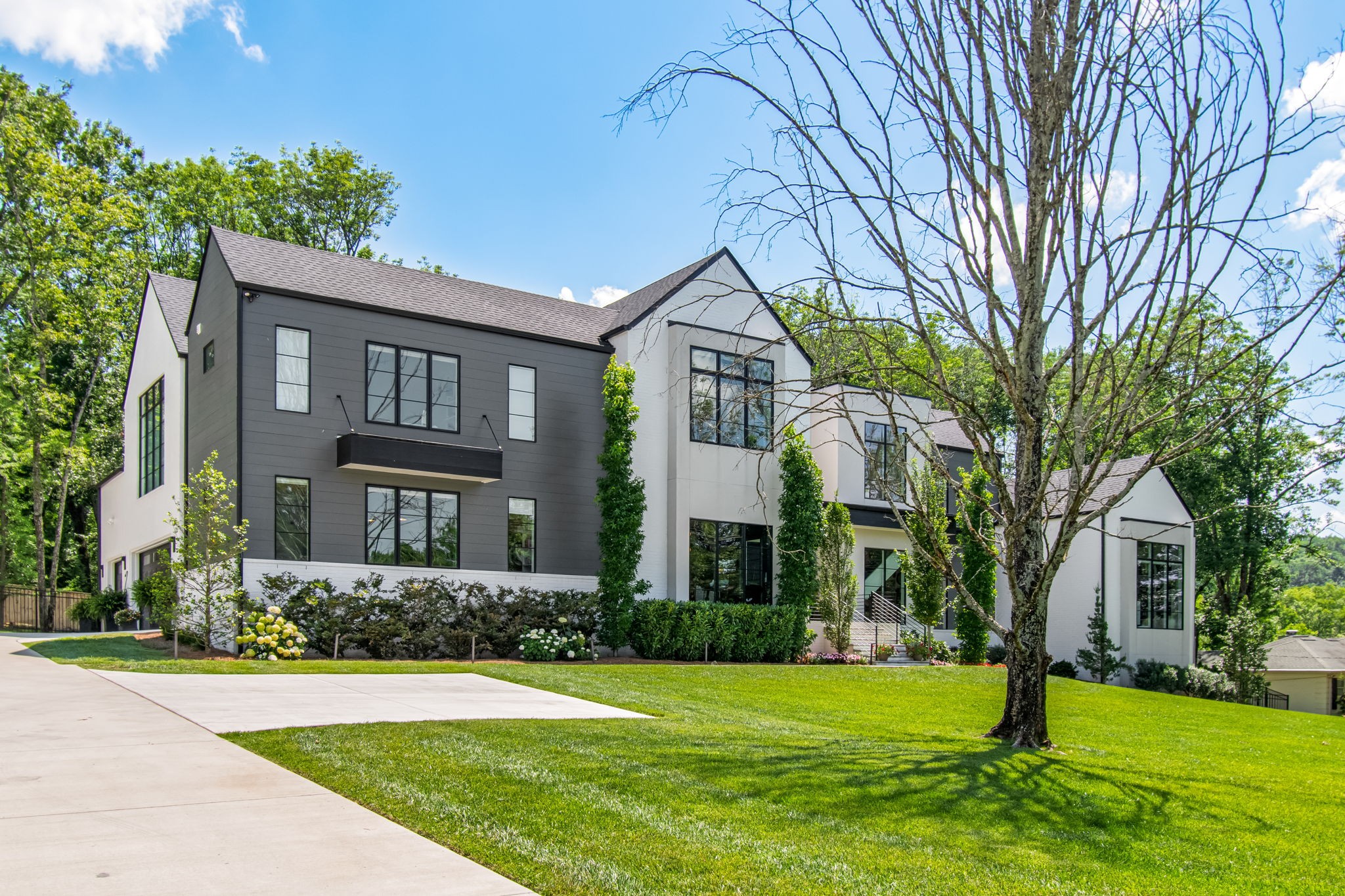1405 Burton Valley Rd, Nashville, TN 37215