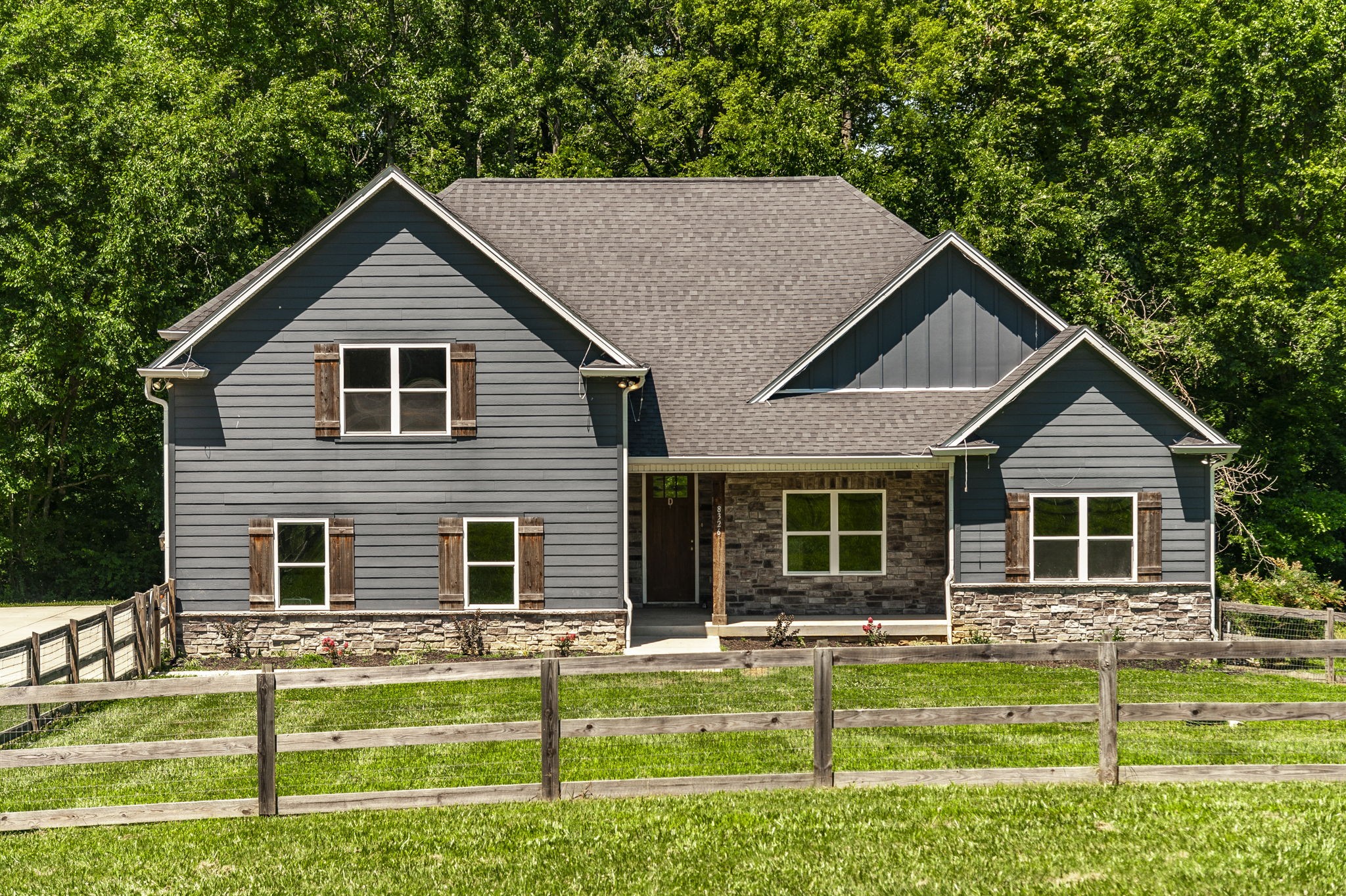 8326 Betts Rd, Greenbrier, TN 37073