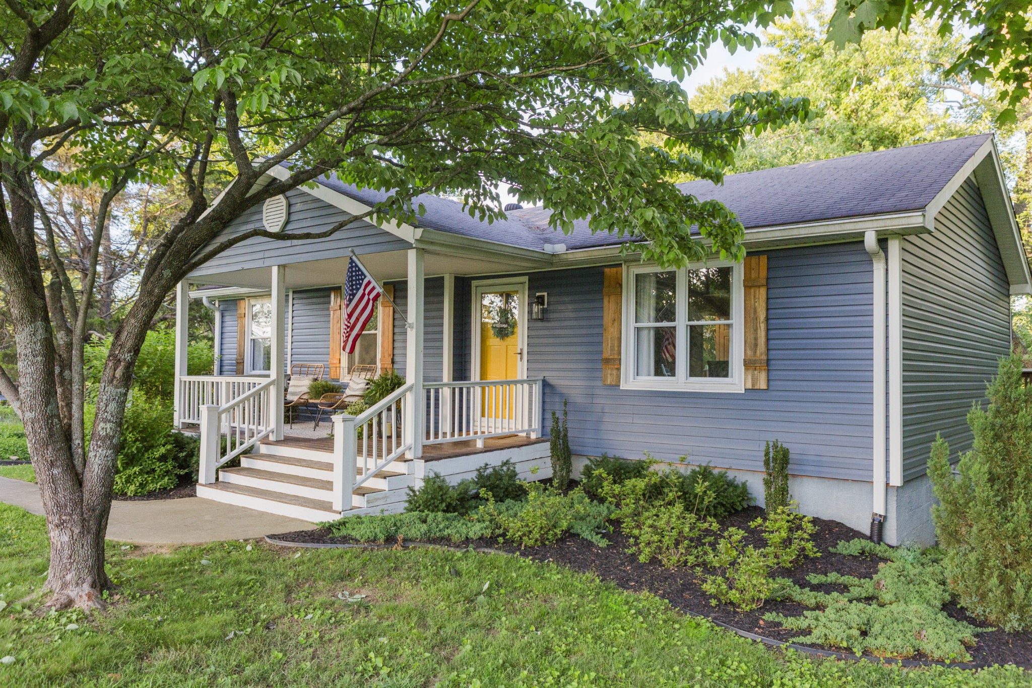 120 Lee Rd, Cottontown, TN 37048