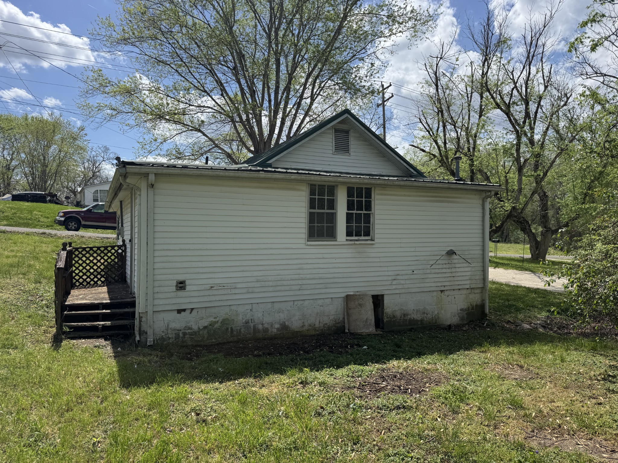 501 W Chestnut St, Dickson, TN 37055