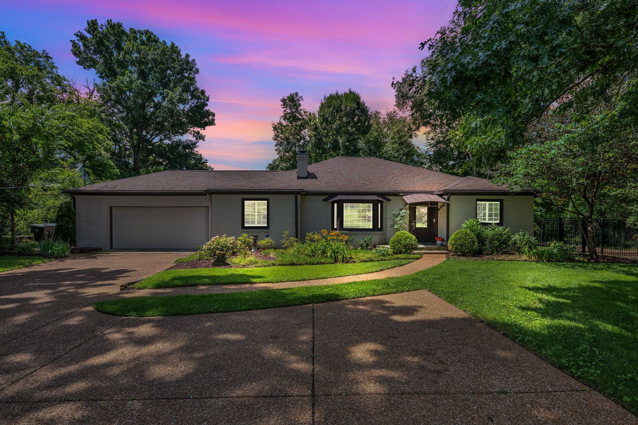 2039 Castleman Dr, Nashville, TN 37215