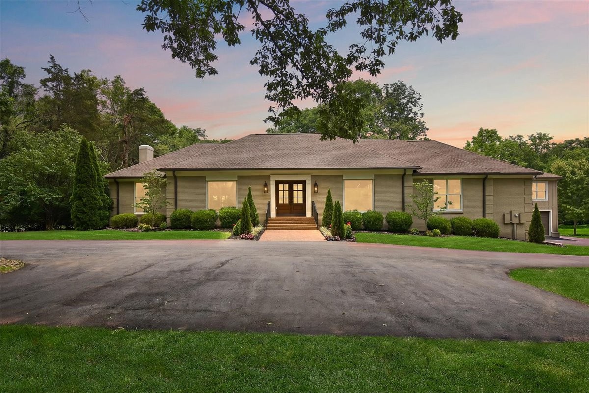 1409 Sneed Rd W, Franklin, TN 37069