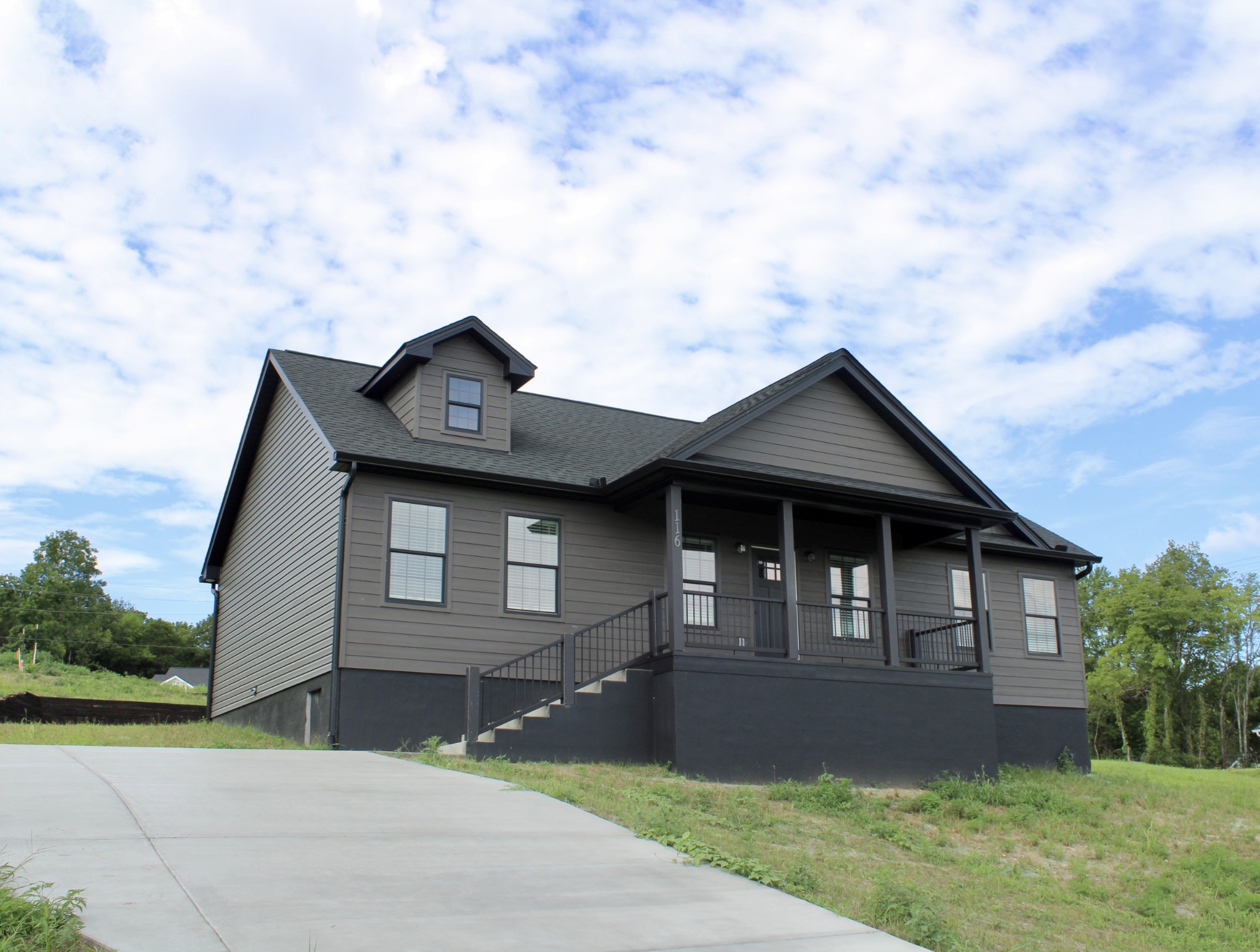 116 Crows Hill Dr, Gordonsville, TN 38563