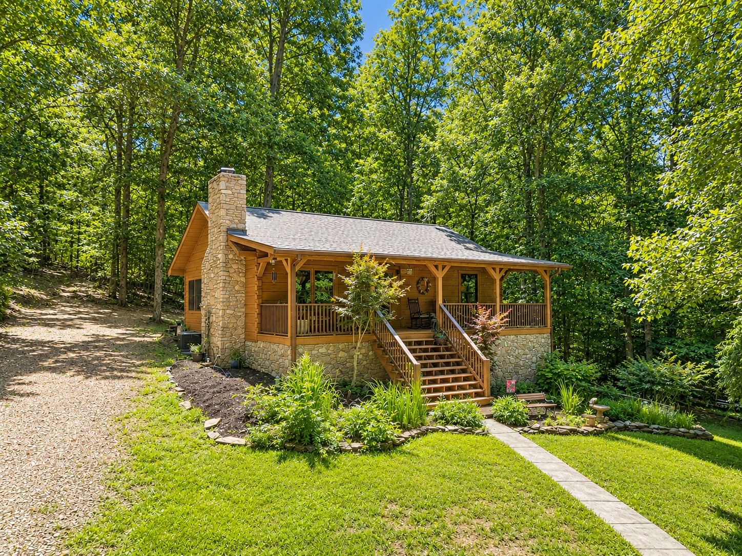 5833 Dewey Carr Rd, Bethpage, TN 37022