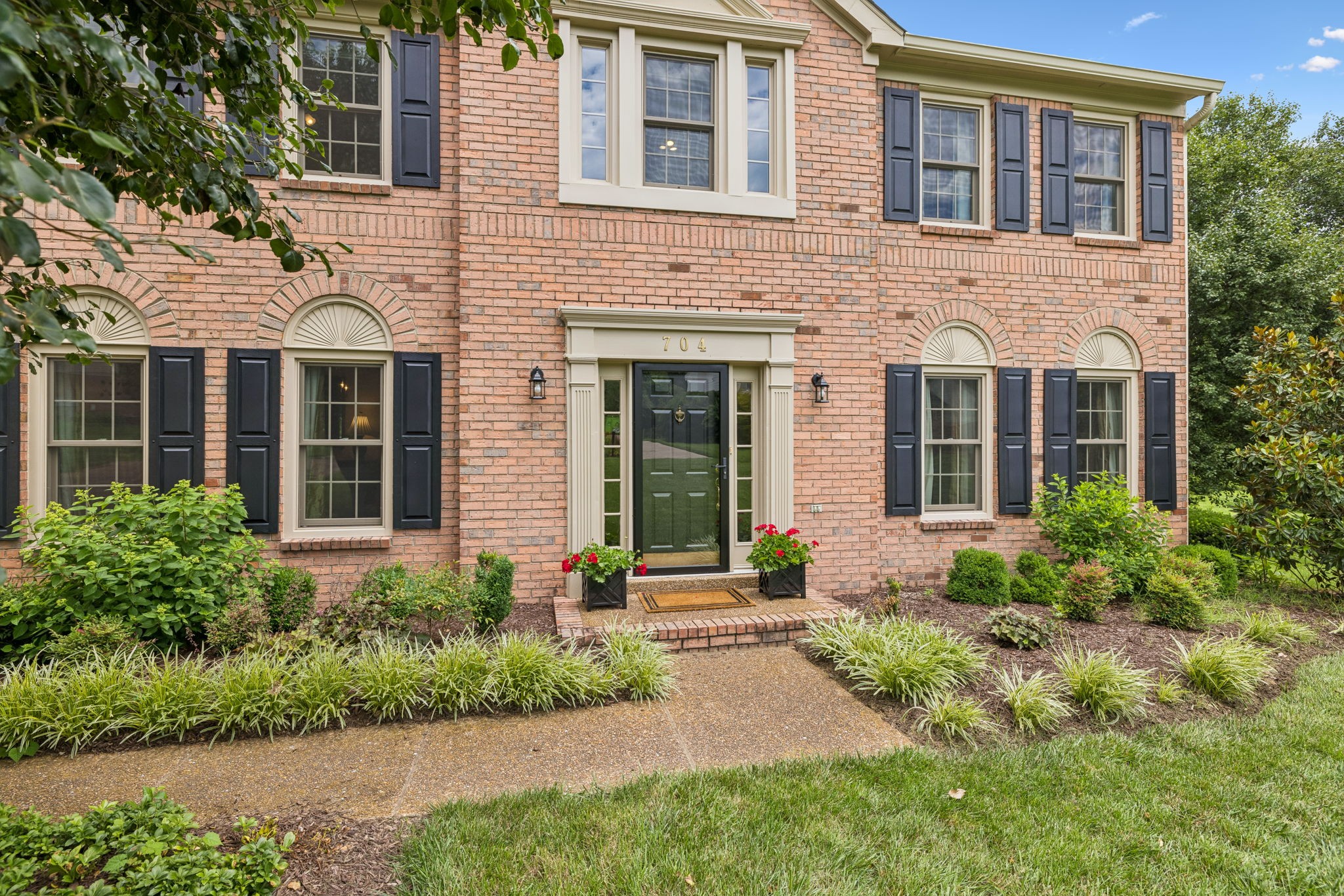 704 Helmsdale Pl S, Brentwood, TN 37027