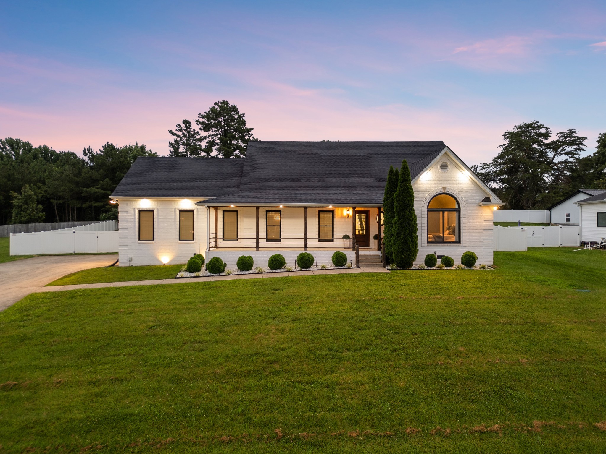 1033 Kacie Dr, Pleasant View, TN 37146