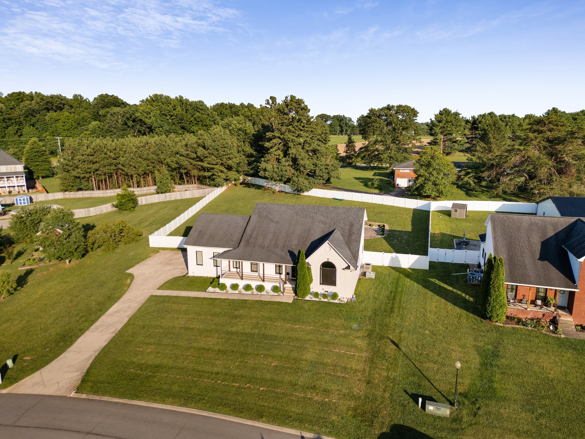 1033 Kacie Dr, Pleasant View, TN 37146