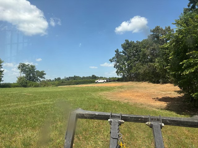 125 Floyd Graves Rd, Westmoreland, TN 37186