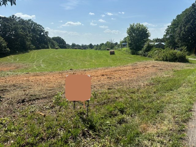 125 Floyd Graves Rd, Westmoreland, TN 37186