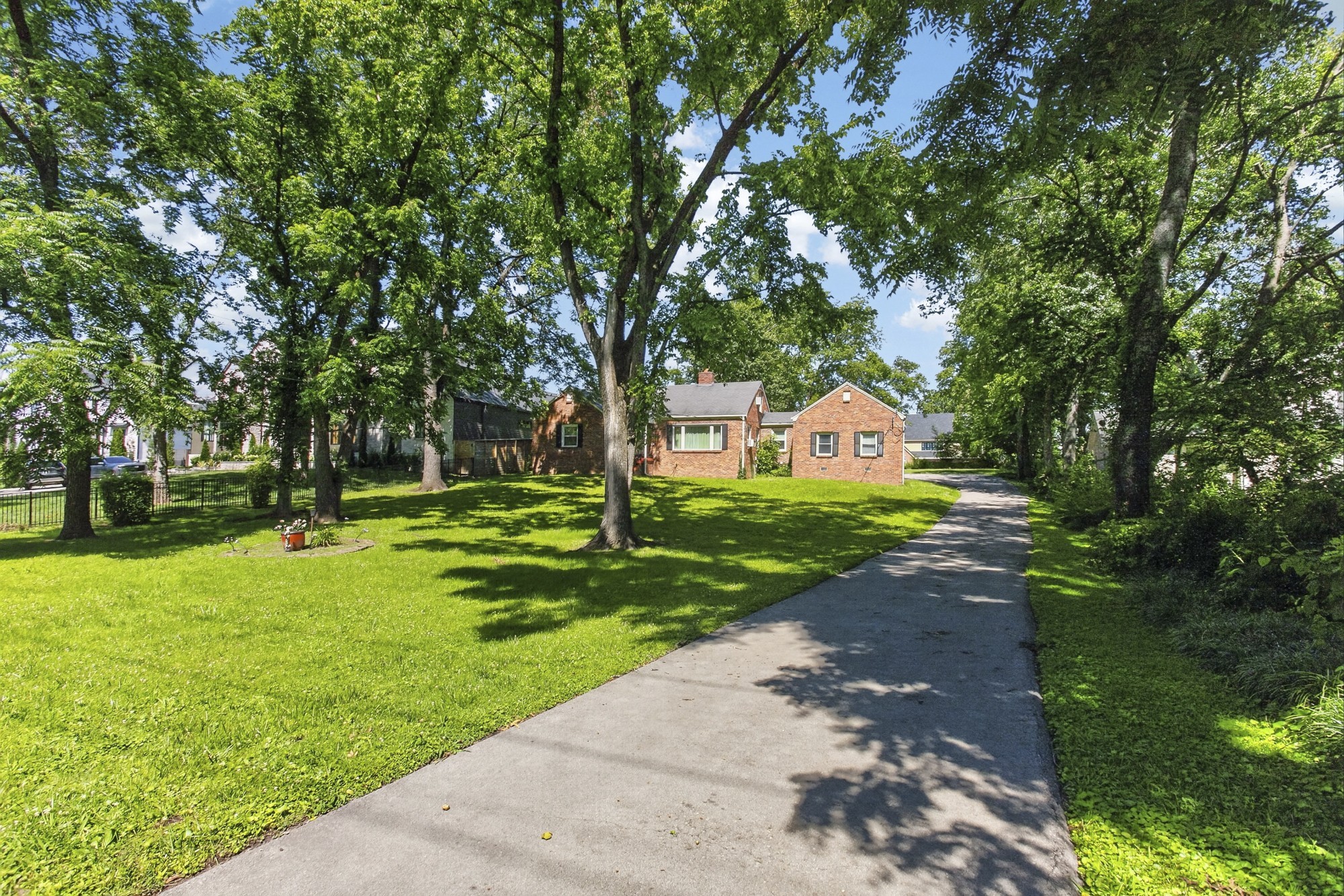 3304 Lealand Ln, Nashville, TN 37204