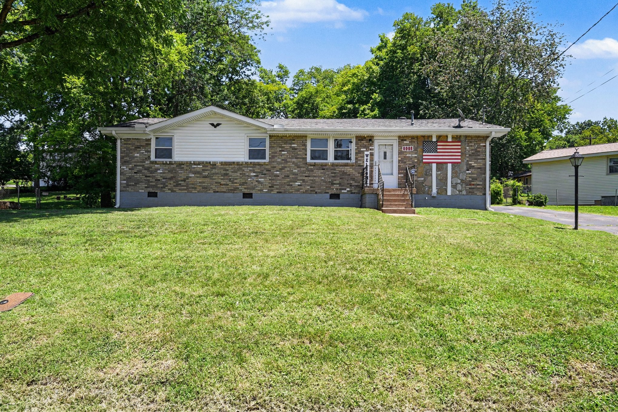 8008 Bonnafair Dr, Hermitage, TN 37076