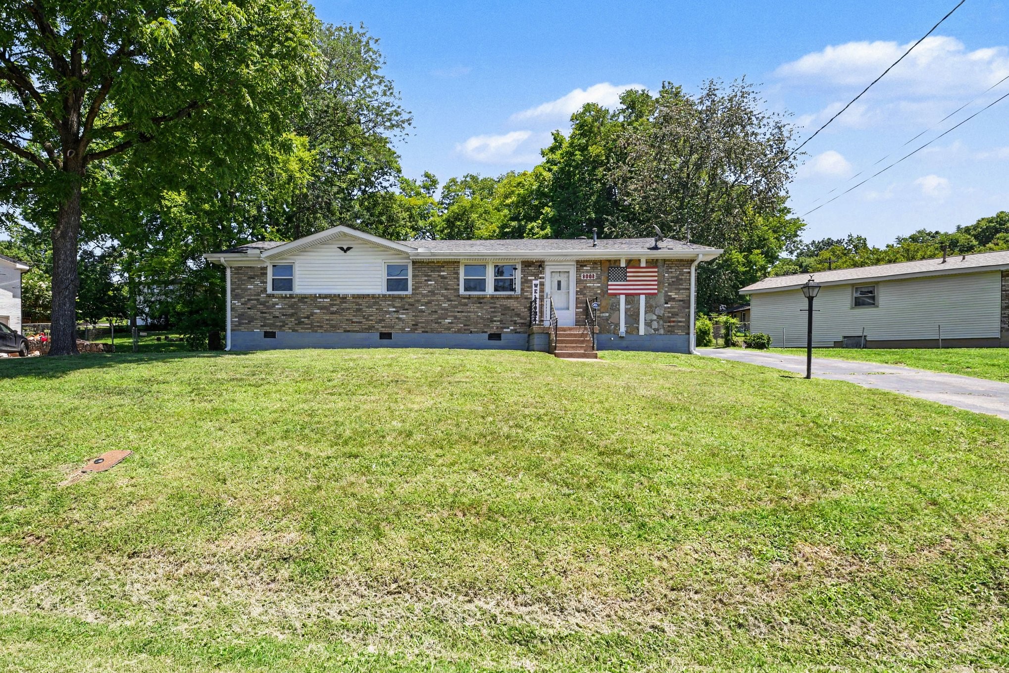 8008 Bonnafair Dr, Hermitage, TN 37076