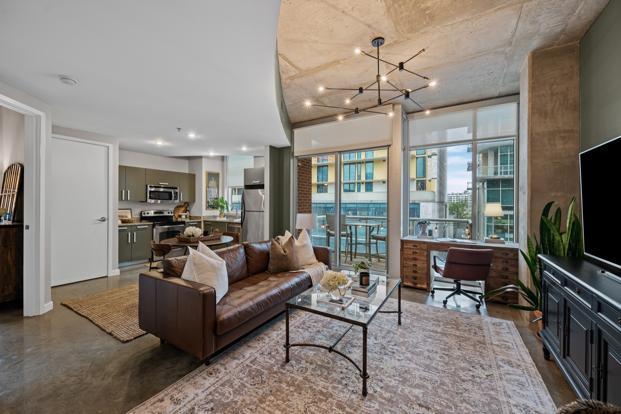 600 12th Ave S #712, Nashville, TN 37203