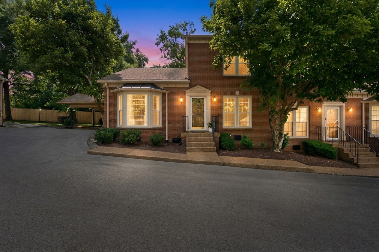 8 Sharonwood Dr, Nashville, TN 37215