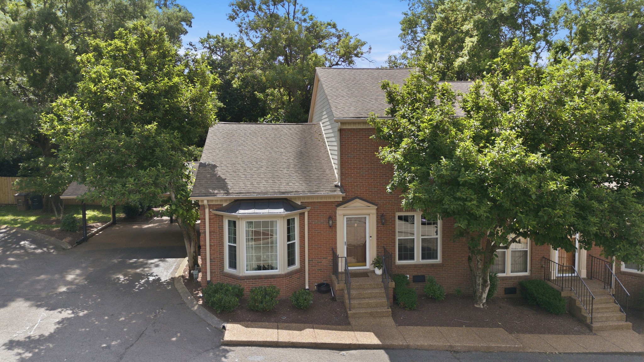 8 Sharonwood Dr, Nashville, TN 37215