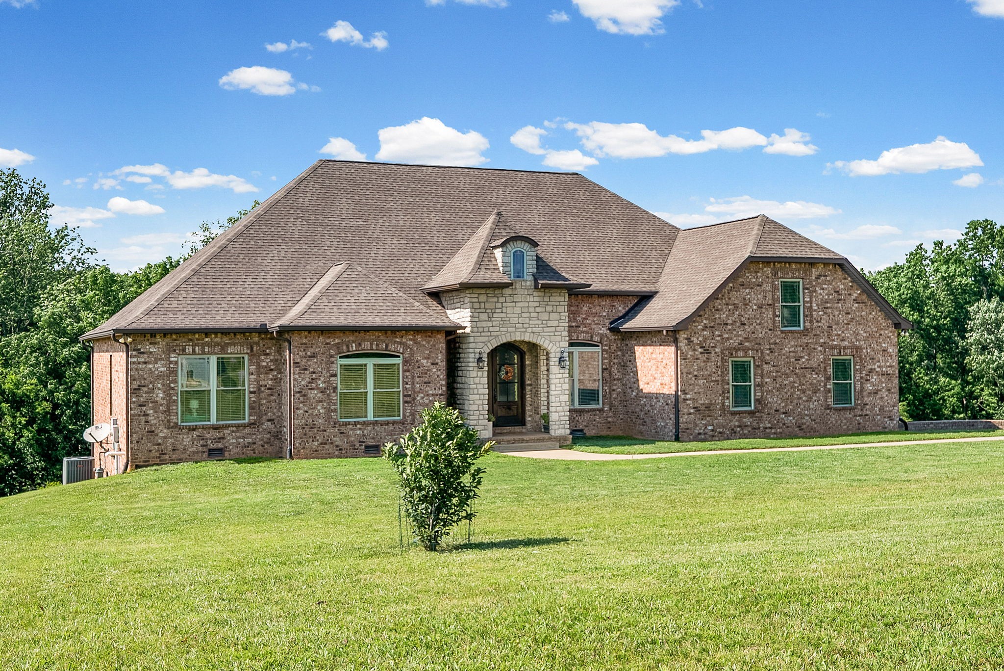 2447 Pleasant View Rd, Pleasant View, TN 37146