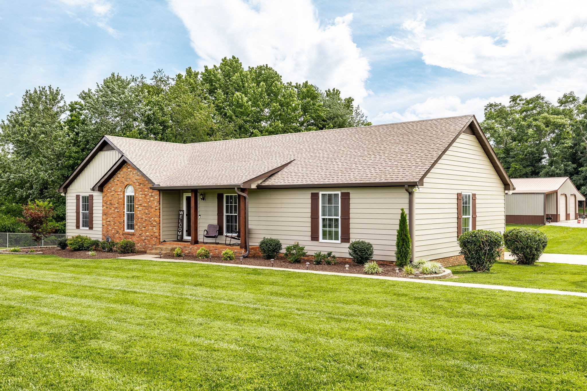 2205 Howell Rd, Greenbrier, TN 37073