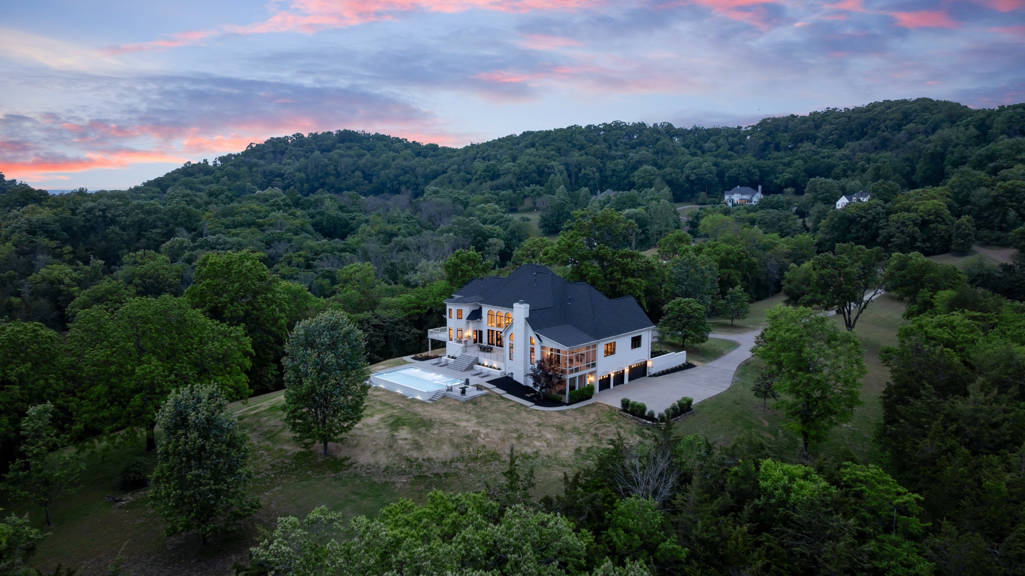 1219 Beech Hill Rd, Brentwood, TN 37027