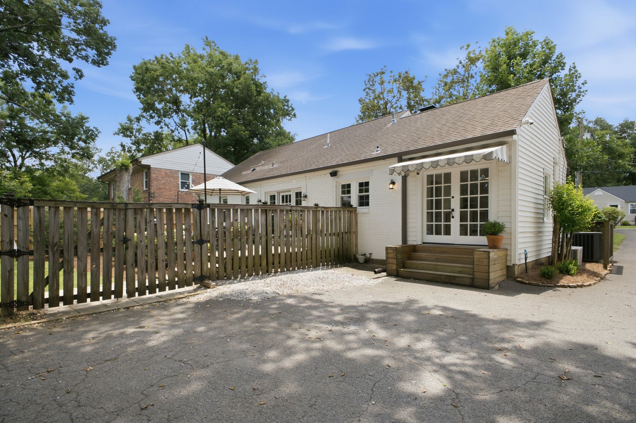 4008 Auburn Ln, Nashville, TN 37215