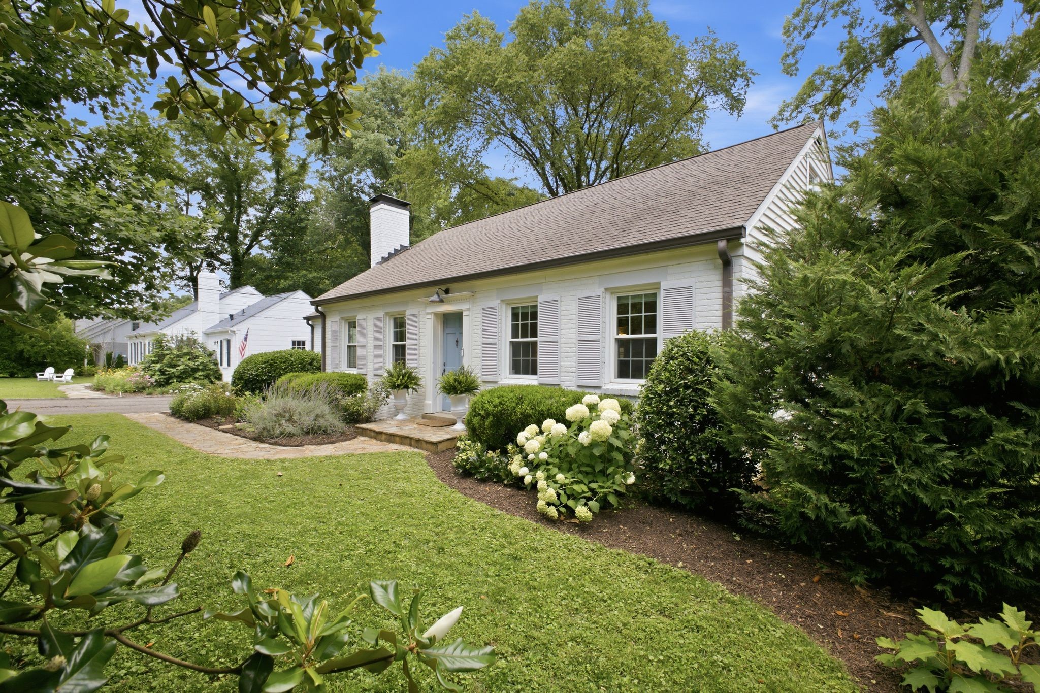 4008 Auburn Ln, Nashville, TN 37215