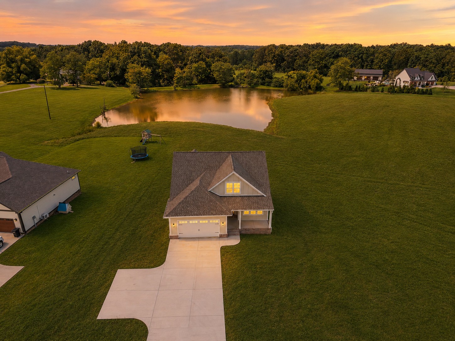 1171 Abiff Rd, Bon Aqua, TN 37025