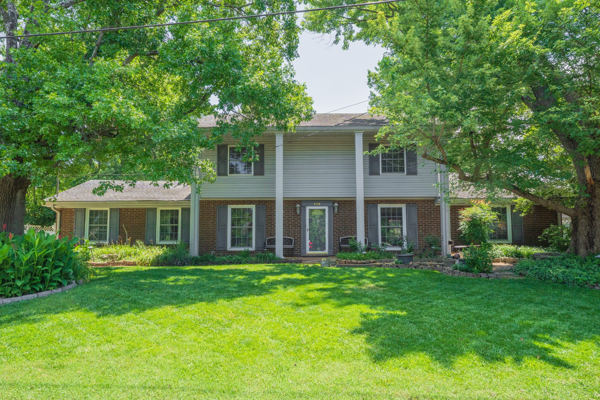 132 Clearlake Dr E, Nashville, TN 37217