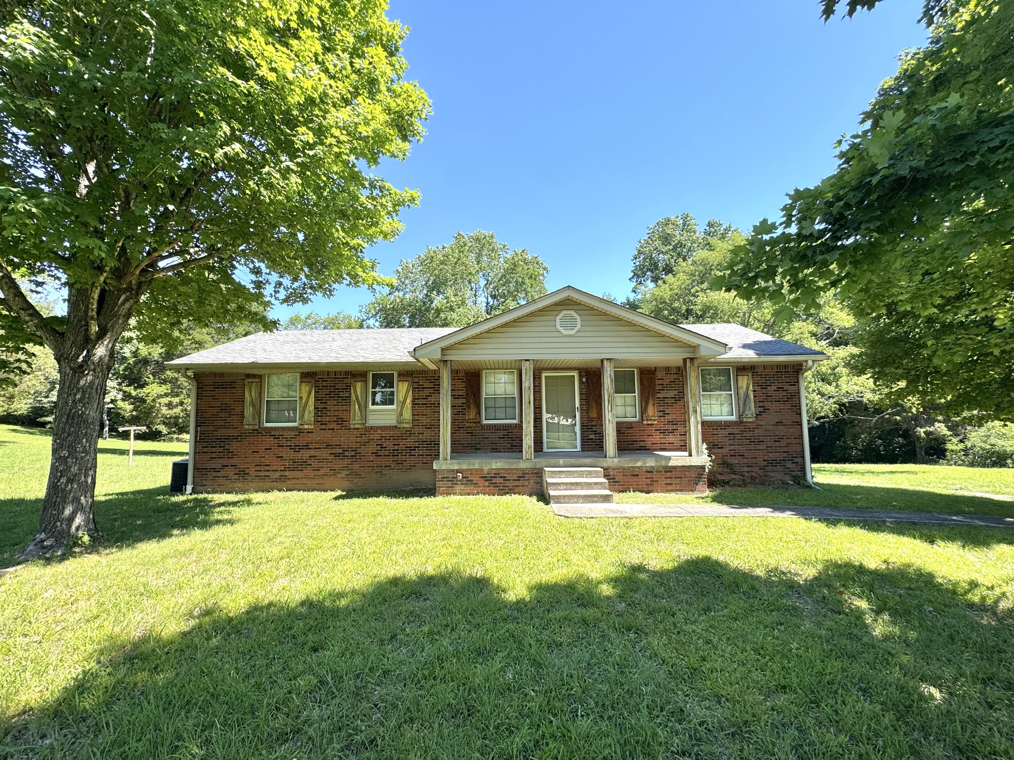 2768 Bellar Rd, Greenbrier, TN 37073