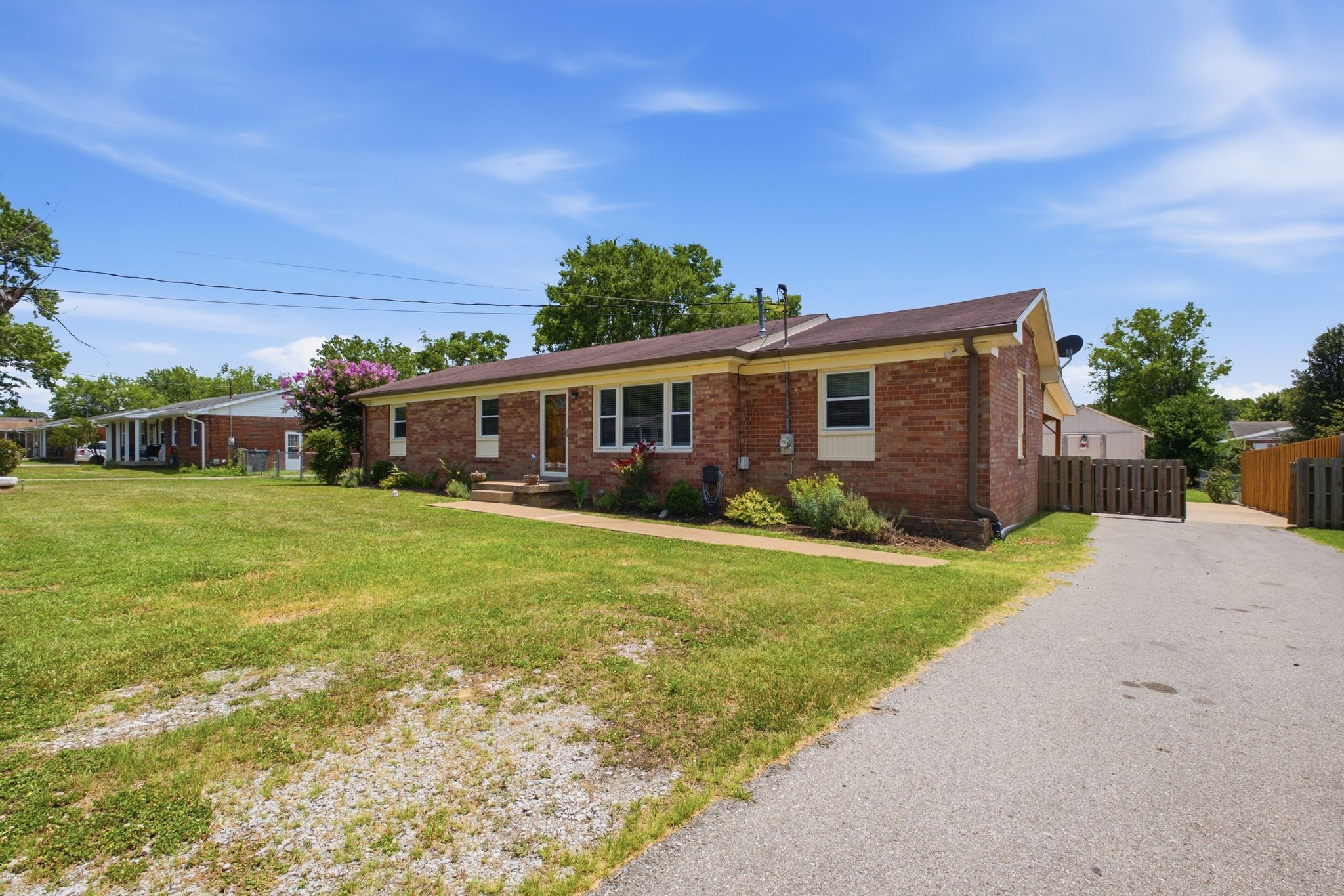 424 Sam Houston Dr, Lebanon, TN 37087