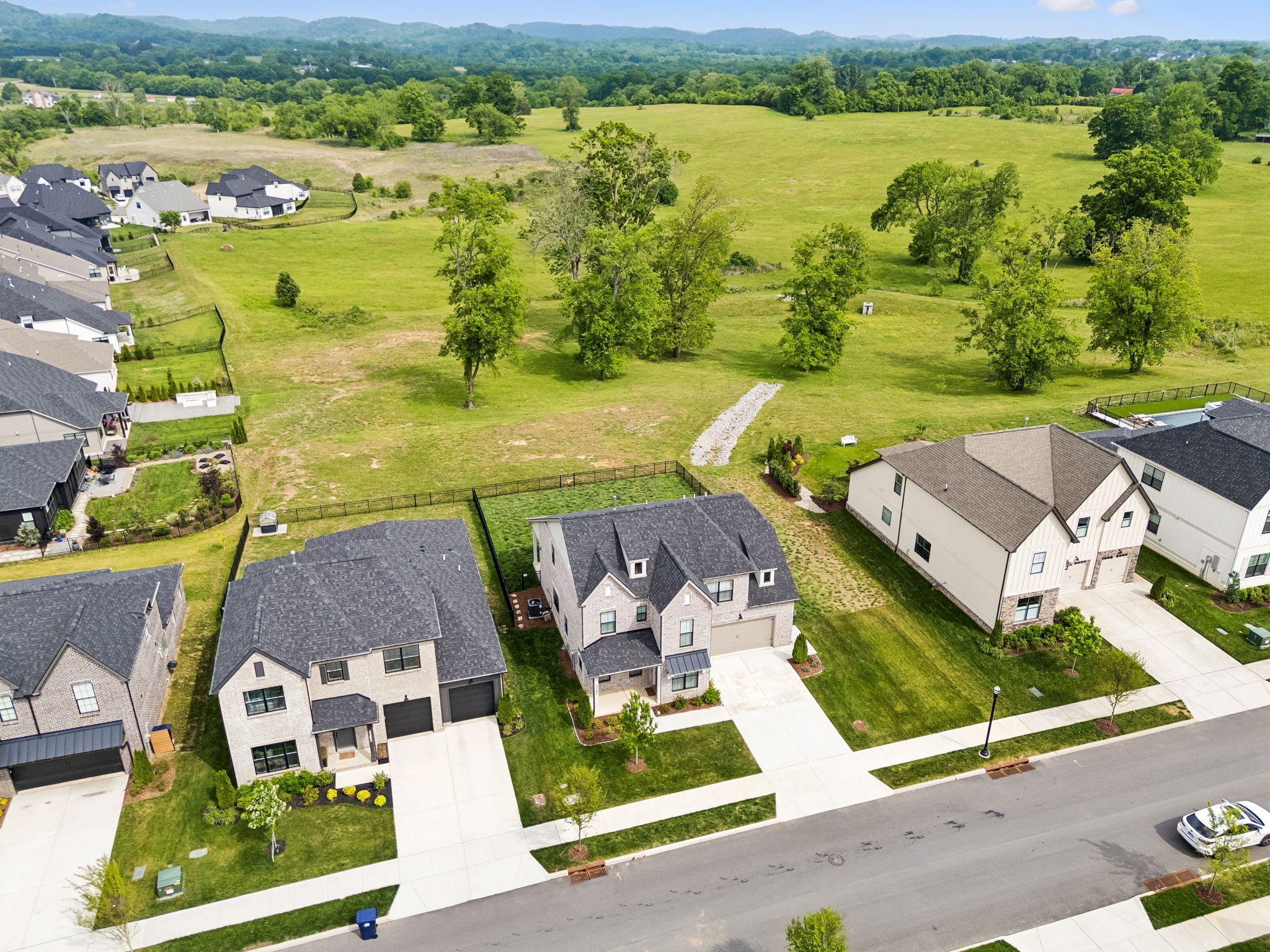 3287 Sassafras Ln, Thompsons Station, TN 37179
